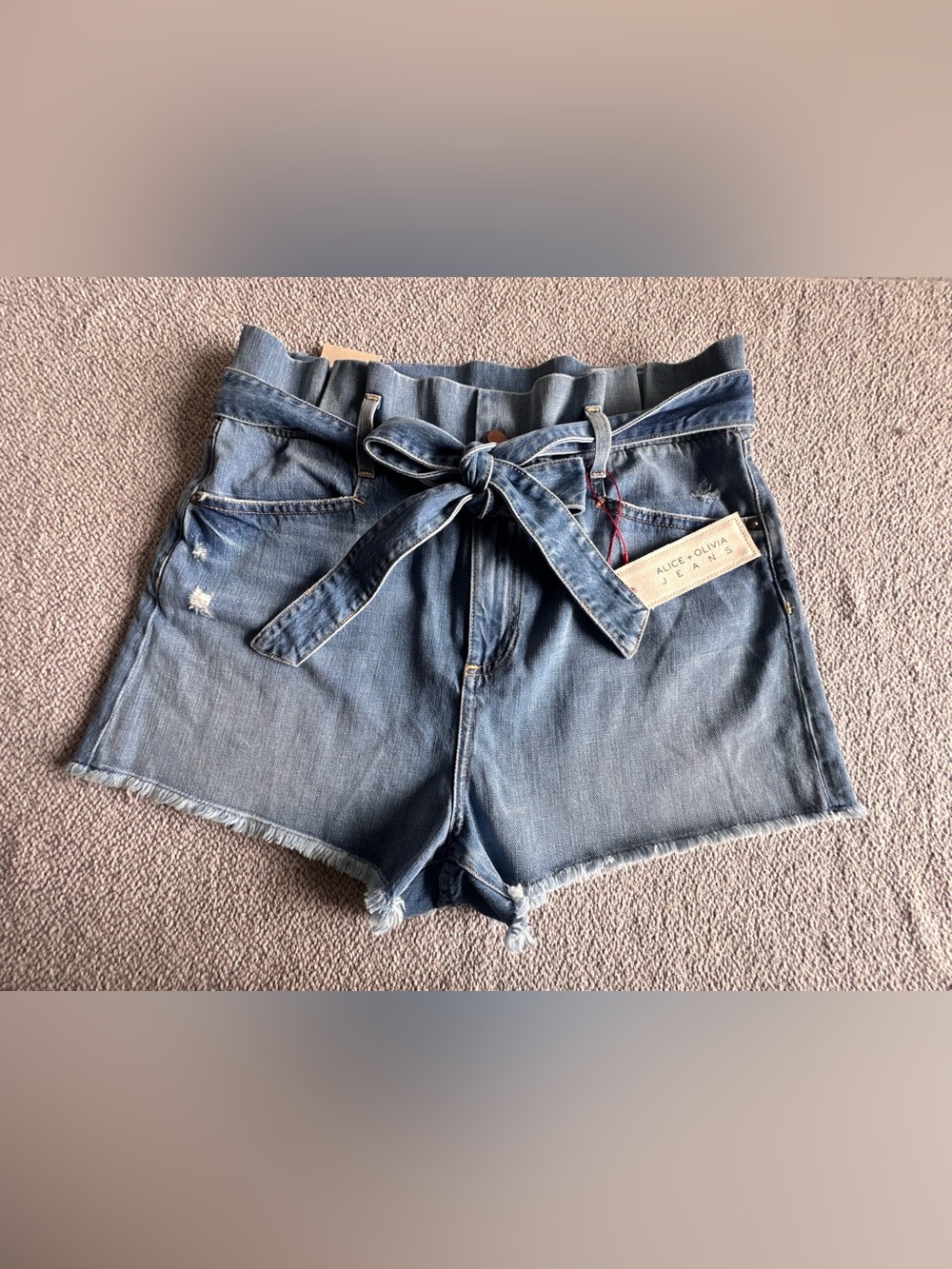Alice + Olivia Paperbag Denim Shorts High Waist Belted
Distressed Sz 32 NWT - Picture 6 of 16